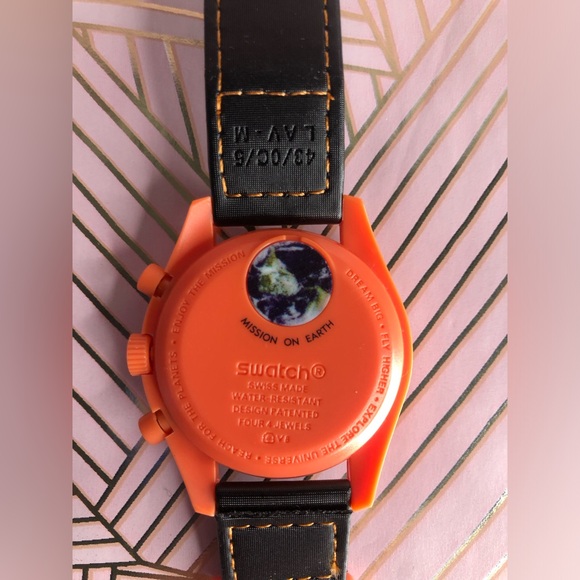 Swatch X Omega Unisex Bioceramic MoonSwatch Mission On Earth Lava Edition - Picture 5 of 16